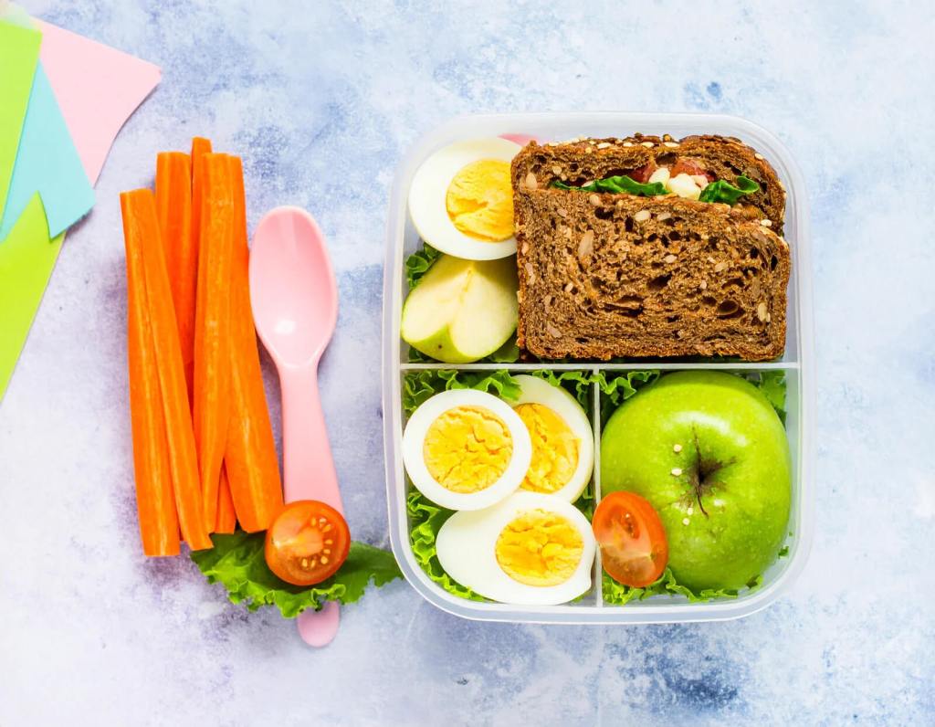 Healthy Snacks for Work: Boost Energy &&nbsp;Focus